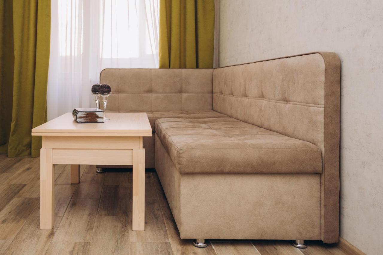 Luxe Apart-Hotel Near Lavina New Building 1 Floor Sumy Exteriör bild